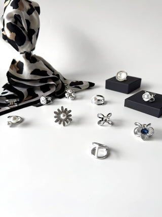 Pasapañuelos y prendedores